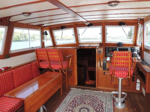 Slide: The Image of Ellis 32 Extended Wheelhouse 1996 - 9