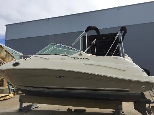 Slide: The Image of Sea Ray 240 Sundancer 2008 - 6