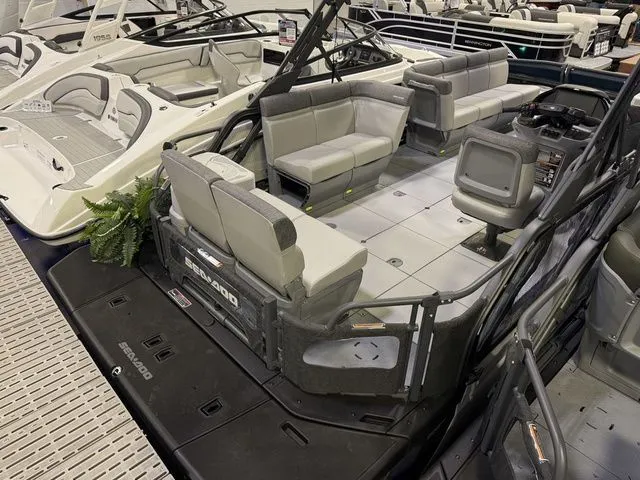 Slide: The Image of Sea-Doo Switch Cruise™ 21 - 300 Hp - Tech Painted 2026 - 3