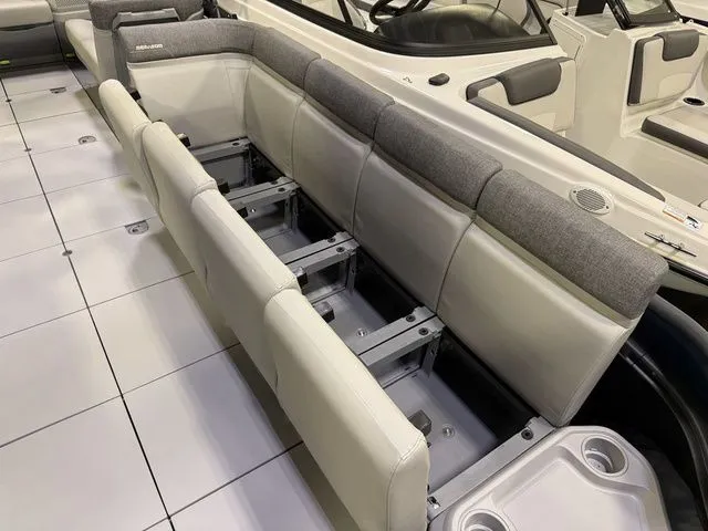 Slide: The Image of Sea-Doo Switch Cruise™ 21 - 300 Hp - Tech Painted 2026 - 9