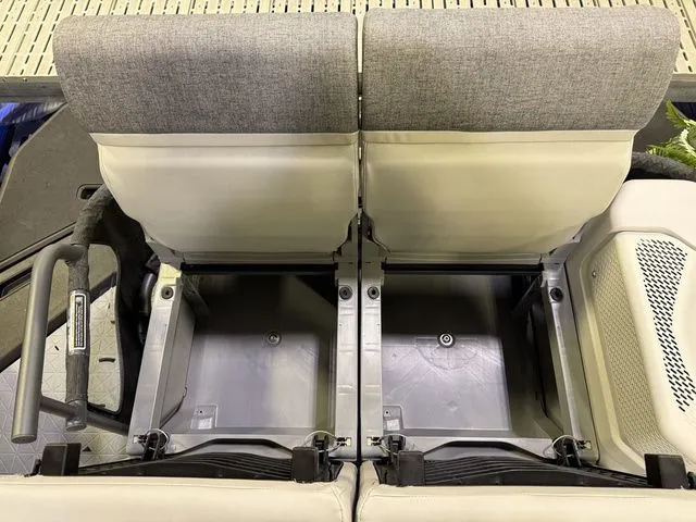 Slide: The Image of Sea-Doo Switch Cruise™ 21 - 300 Hp - Tech Painted 2026 - 21