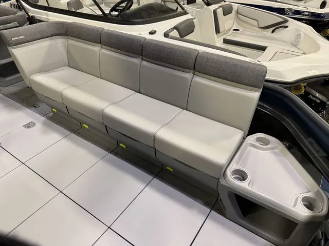 Slide: The Image of Sea-Doo Switch Cruise™ 21 - 300 Hp - Tech Painted 2026 - 8