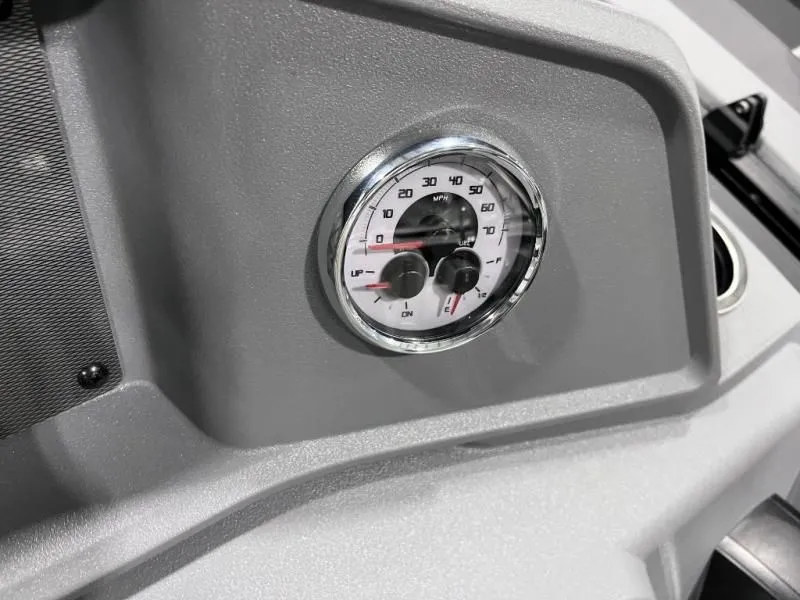 Slide: The Image of R-Series R-20 CLZ DH 2026 - 11