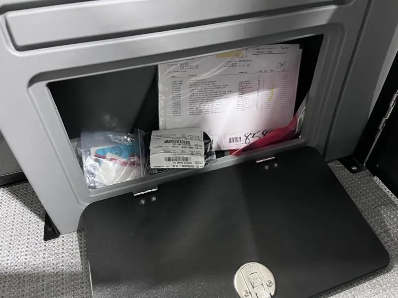 Slide: The Image of R-Series R-20 CLZ DH 2026 - 22