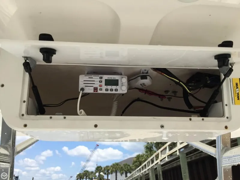 Slide: The Image of Sea Hunt Ultra 211 2014 - 6