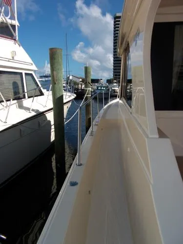 Slide: The Image of Mainship 430 Pilot 2008 - 10