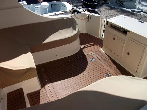 Slide: The Image of Mainship 430 Pilot 2008 - 9