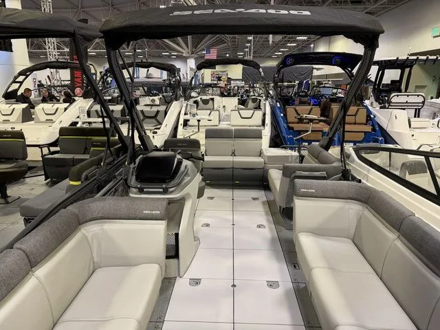 Slide: The Image of Sea-Doo Switch Cruise™ 21 - 300 Hp - Tech Painted 2026 - 5