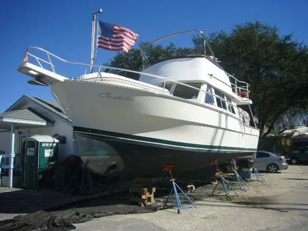 Slide: The Image of Mainship 390 Trawler 2000 - 0