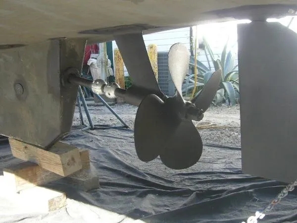 Slide: The Image of Mainship 390 Trawler 2000 - 10