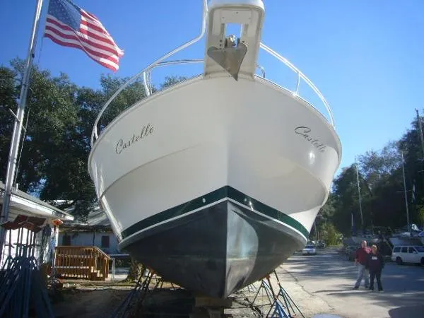 Slide: The Image of Mainship 390 Trawler 2000 - 3
