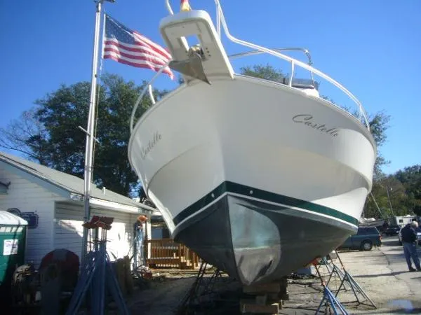Slide: The Image of Mainship 390 Trawler 2000 - 5