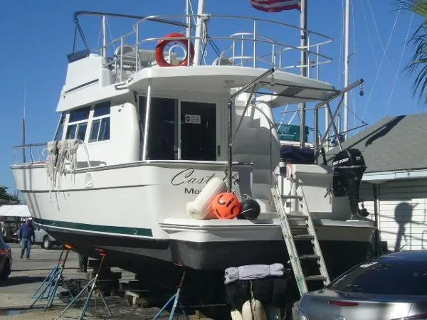 Slide: The Image of Mainship 390 Trawler 2000 - 7