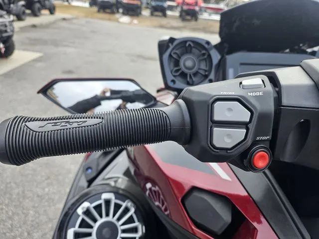 Slide: The Image of Kawasaki Ultra 310 2026 - 18