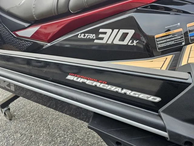 Slide: The Image of Kawasaki Ultra 310 2026 - 24