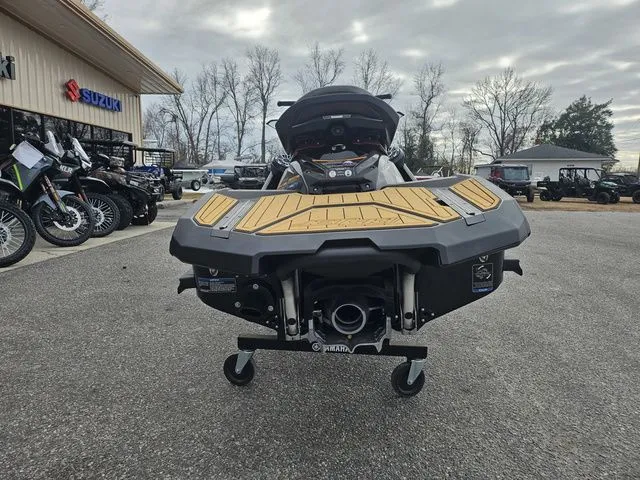 Slide: The Image of Kawasaki Ultra 310 2026 - 3