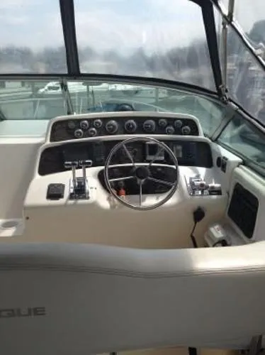 Slide: The Image of Wellcraft 32 MARTINIQUE 1997 - 3