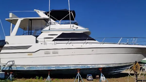 Slide: The Image of Sea Ray 440 1989 - 8