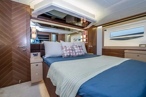 Slide: The Image of Horizon E56 Motoryacht 2013 - 11