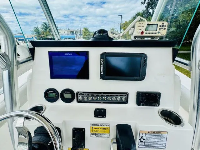 Slide: The Image of Sea Fox 228 Commander 2020 - 10