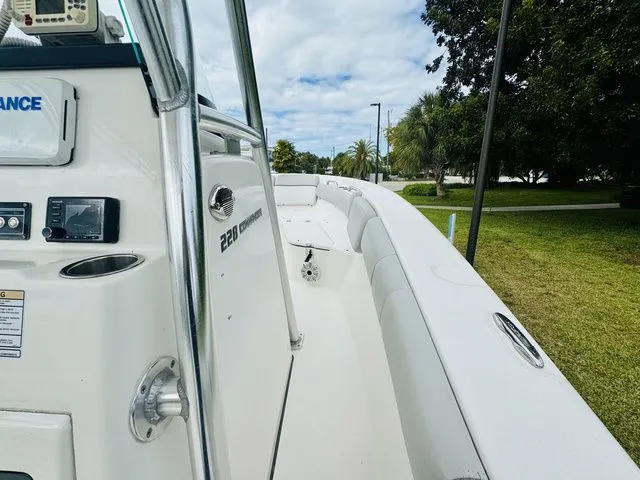 Slide: The Image of Sea Fox 228 Commander 2020 - 13