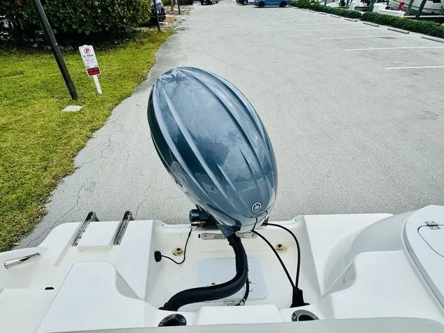 Slide: The Image of Sea Fox 228 Commander 2020 - 5