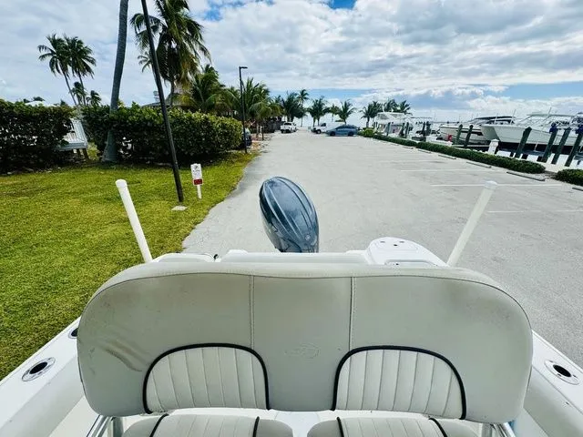 Slide: The Image of Sea Fox 228 Commander 2020 - 7