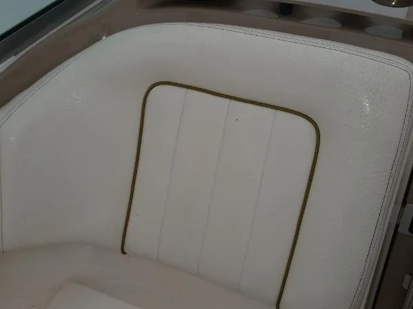 Slide: The Image of Sea Ray Sundancer 1999 - 9