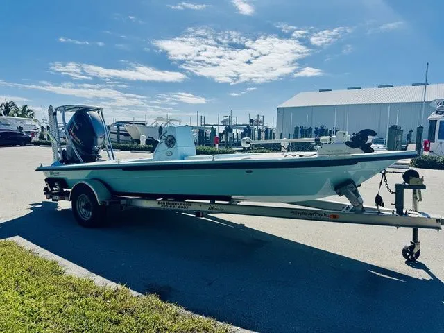 Slide: The Image of Maverick 18 HPX-V 2020 - 16