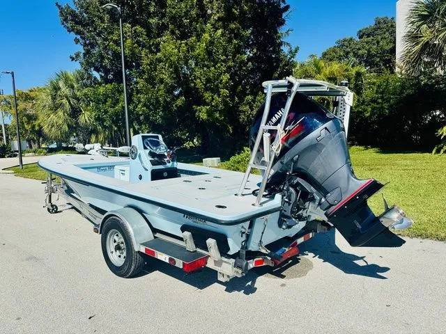 Slide: The Image of Maverick 18 HPX-V 2020 - 3