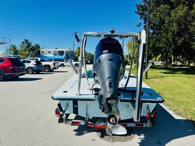 Slide: The Image of Maverick 18 HPX-V 2020 - 4