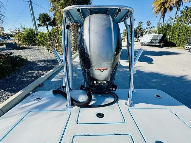 Slide: The Image of Maverick 18 HPX-V 2020 - 5