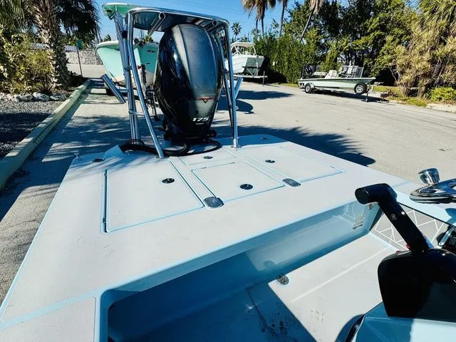 Slide: The Image of Maverick 18 HPX-V 2020 - 6