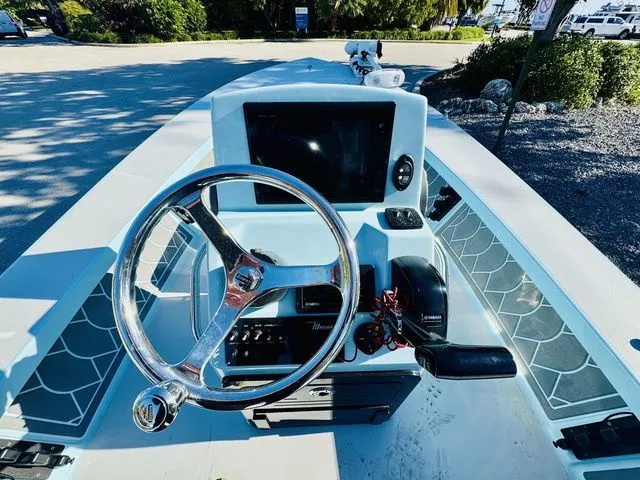 Slide: The Image of Maverick 18 HPX-V 2020 - 8