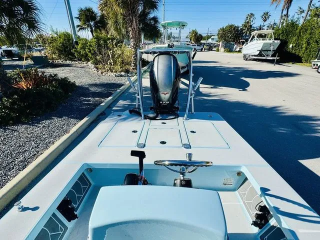 Slide: The Image of Maverick 18 HPX-V 2020 - 9