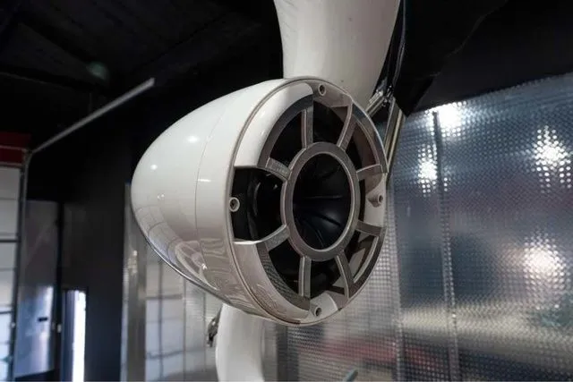 Slide: The Image of Centurion Enzo 230 2011 - 15