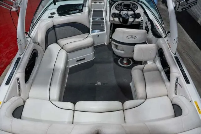 Slide: The Image of Centurion Enzo 230 2011 - 6