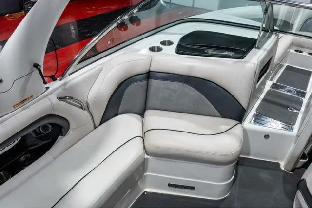 Slide: The Image of Centurion Enzo 230 2011 - 8