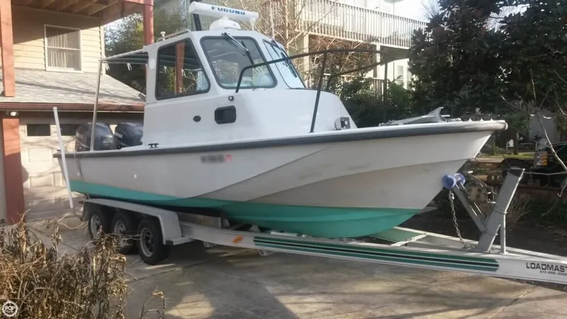 Slide: The Image of Boston Whaler 25 Challenger 2002 - 1
