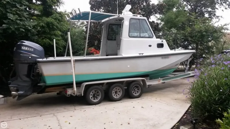 Slide: The Image of Boston Whaler 25 Challenger 2002 - 2