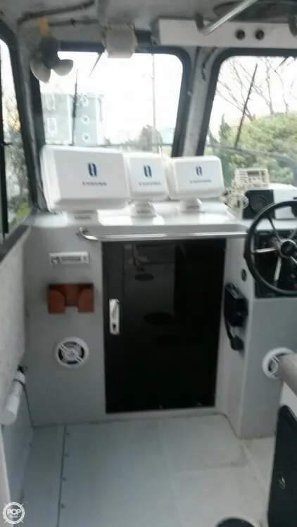 Slide: The Image of Boston Whaler 25 Challenger 2002 - 8