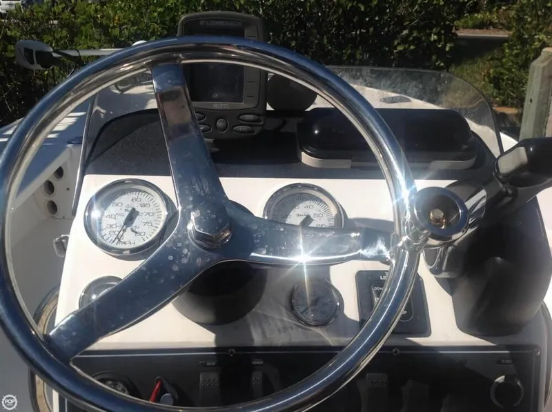 Slide: The Image of Sterling Powerboats 170 2005 - 4