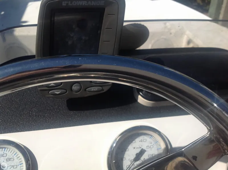 Slide: The Image of Sterling Powerboats 170 2005 - 8