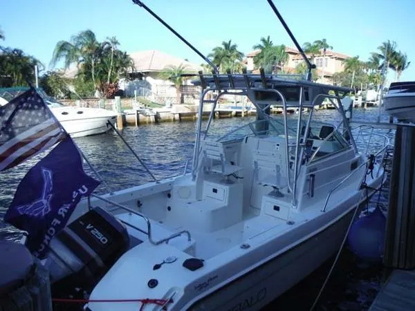 Slide: The Image of Robalo R-235 Cruiser Walkaround 2002 - 2