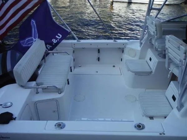Slide: The Image of Robalo R-235 Cruiser Walkaround 2002 - 7