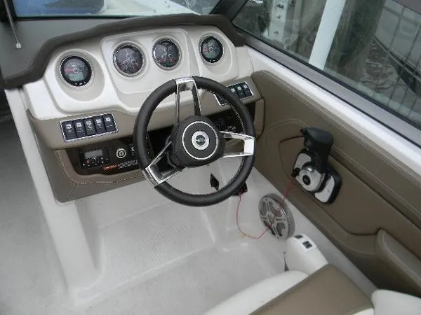 Slide: The Image of Chaparral 244 Sunesta 2014 - 10