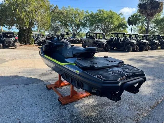 Slide: The Image of Sea-Doo Explorer Pro 2026 - 7