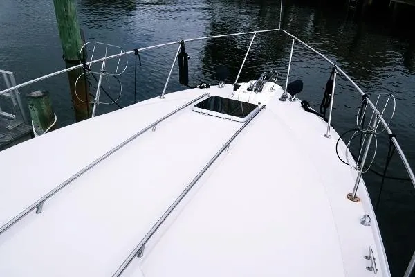 Slide: The Image of Sea Ray 340 Express 1987 - 9