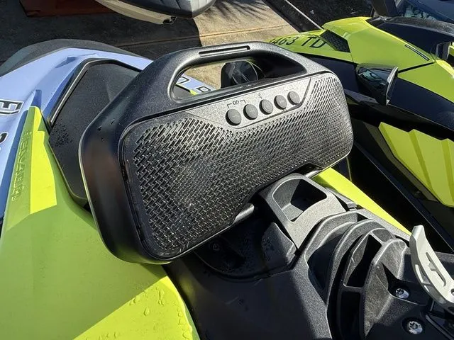 Slide: The Image of Sea-Doo Spark® Trixx™ for 3 Rotax® 900 ACE™ - 90 iBR 2024 - 7