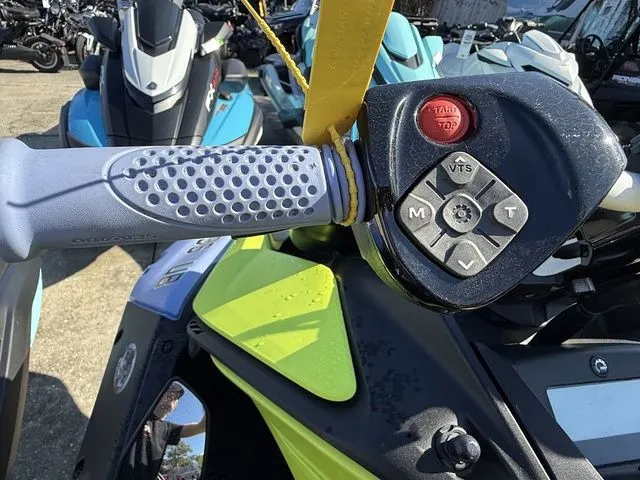 Slide: The Image of Sea-Doo Spark® Trixx™ for 3 Rotax® 900 ACE™ - 90 iBR 2024 - 8